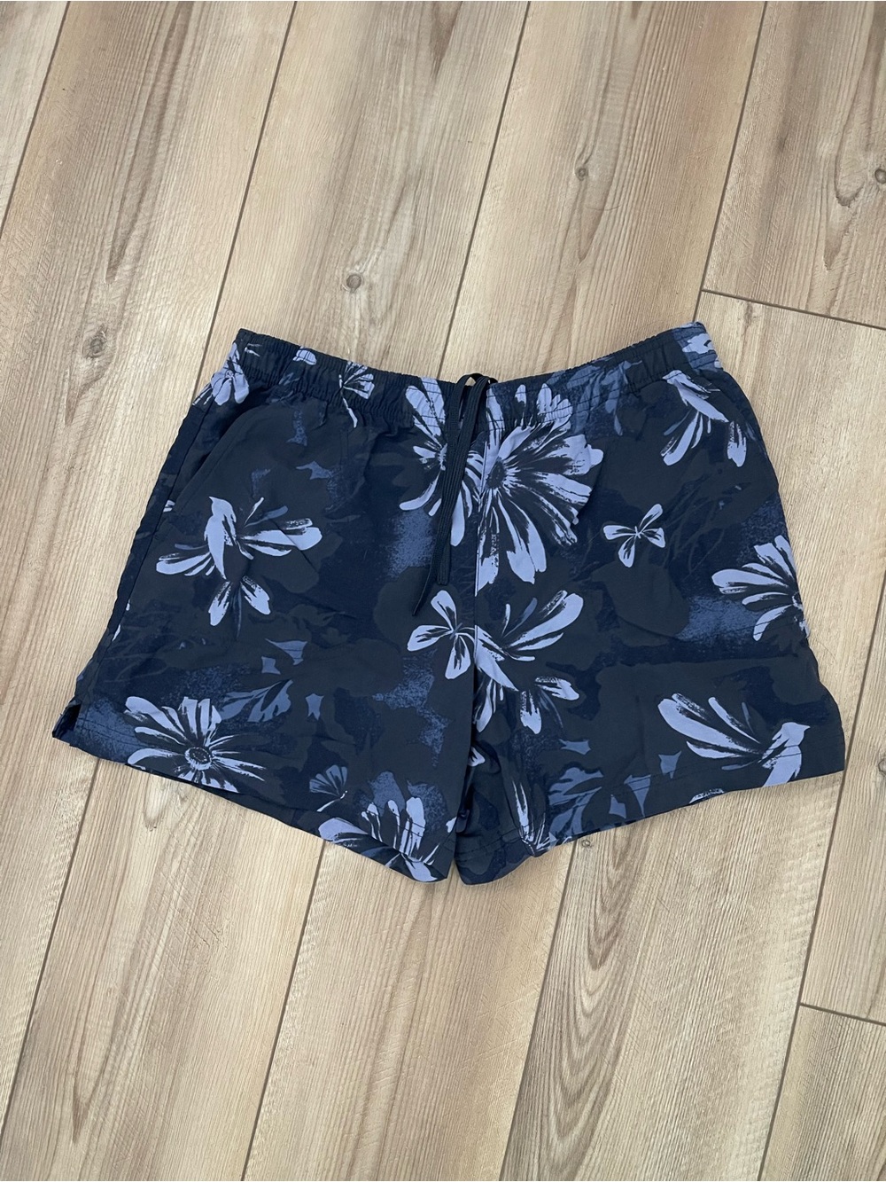 Columbia Navy Floral Elastic-Waist Shorts